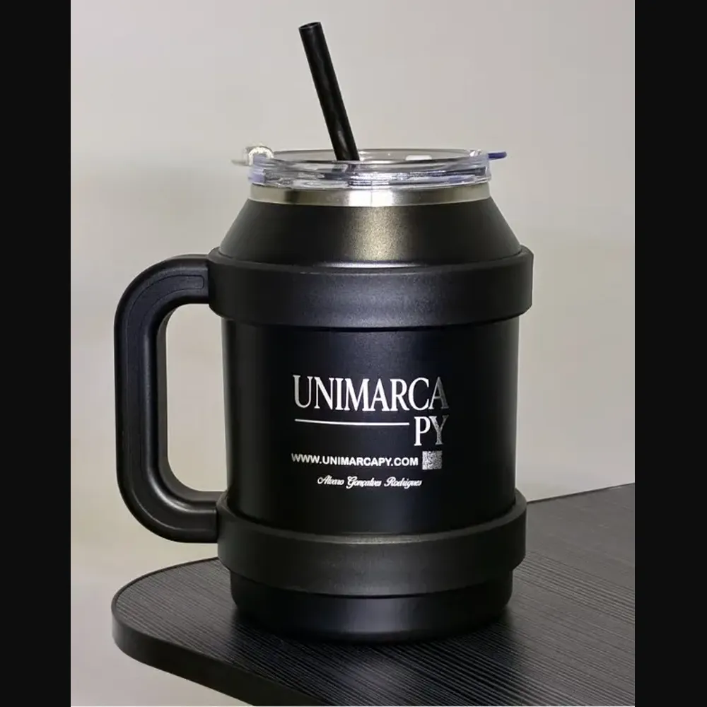 Botella térmica negra personalizada con grabado láser en Asunción, Paraguay - UnimarcaPY